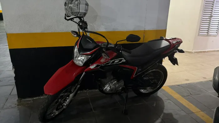 Moto único dono e baixa quilometragem, super conservada e manutenção preventiva em dias.