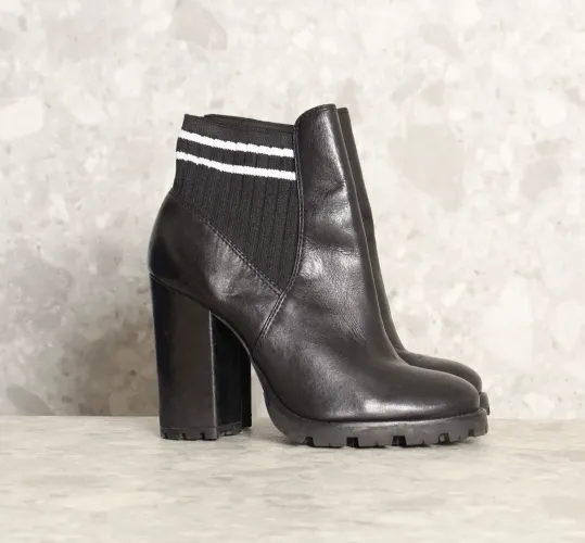 Bota Schutz