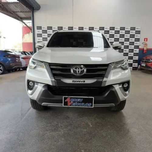 Toyota Hilux SW4 SRX Diamo. 4X4 2.8 TB DIE AUT 2020