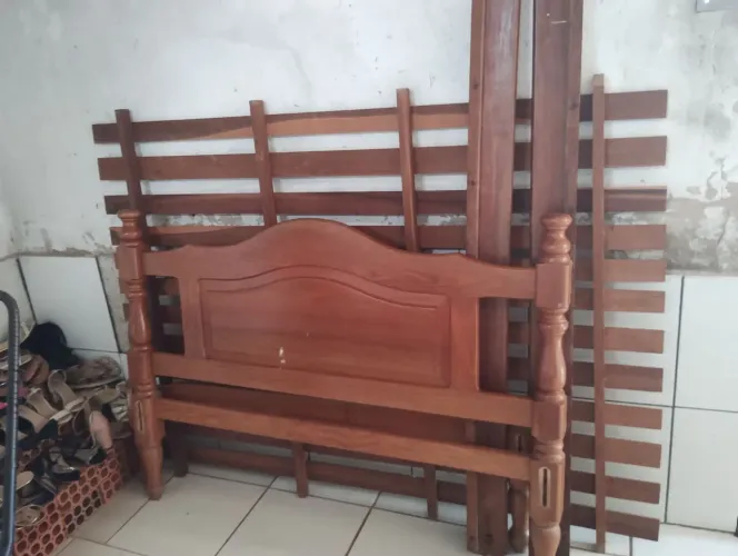 Venda cama casal madeira