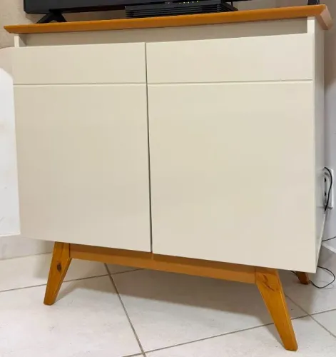 Buffet / Armário em MDF e Madeira