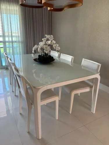 Mesa e Cadeiras