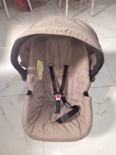 Bebê conforto da marca Kiddo