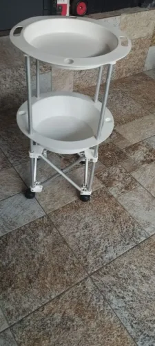 Carrinho auxiliar de alumínio com plástico