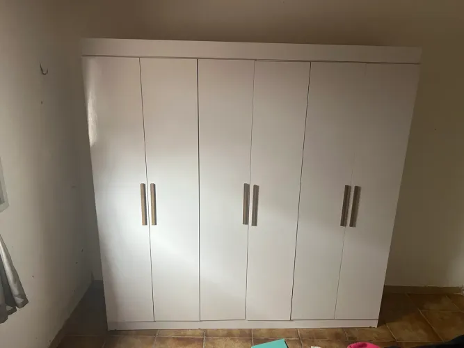 Guarda-Roupa 6 Portas Branco - Ótimo Estado de Conservação