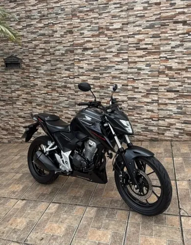 HONDA TWISTER 300f 2024