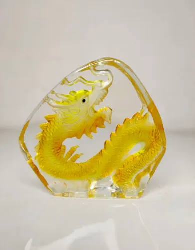 Dragão de Cristal Esculpido