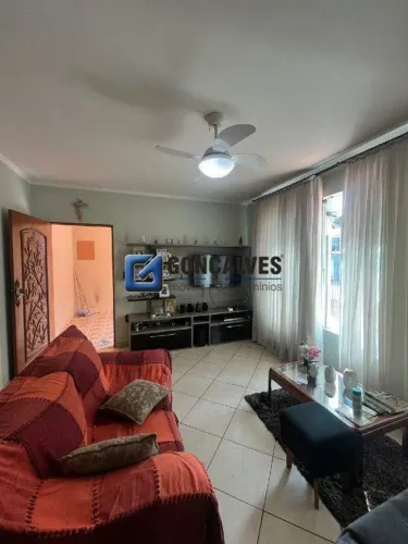 Casa assobradada - 3 dormitórios s/ 1 suíte - Quintal - Churrasqueira - Vila Alzira, Santo