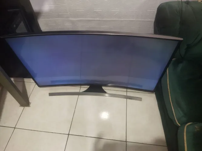 Smart tv curva Samsung