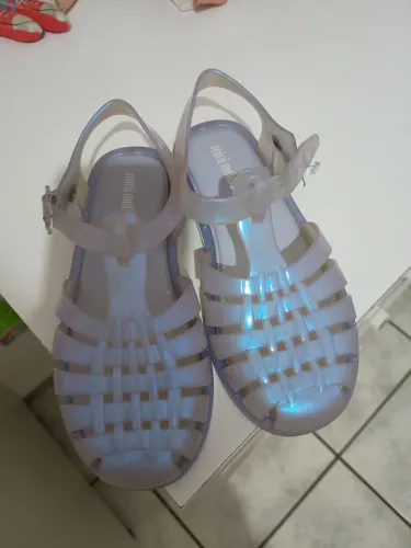 Mini Melissa Possession Infantil