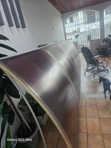 Vende-se um toldo.