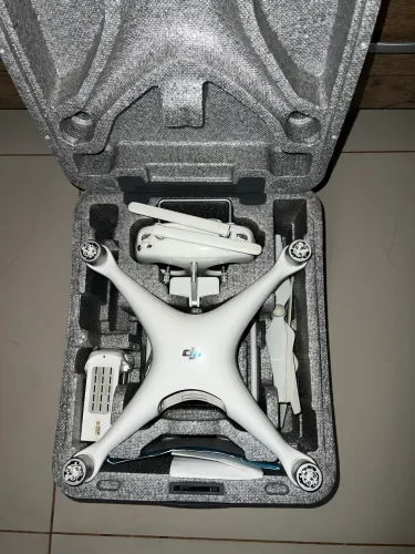 Drone DJI Phantom 4