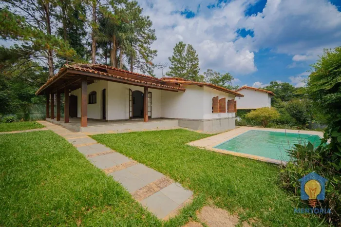 Casa à venda no Condomínio Chácara da Represinha, Cotia - SP
