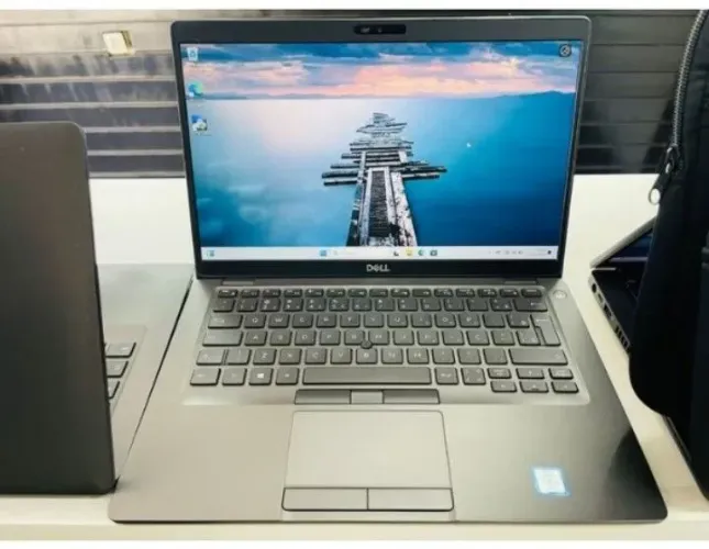 Notebook Dell Latitude 5400 - i5 8ª <br>Geração / 16GB RAM / SSD 256GB / Tela 14" Full HD