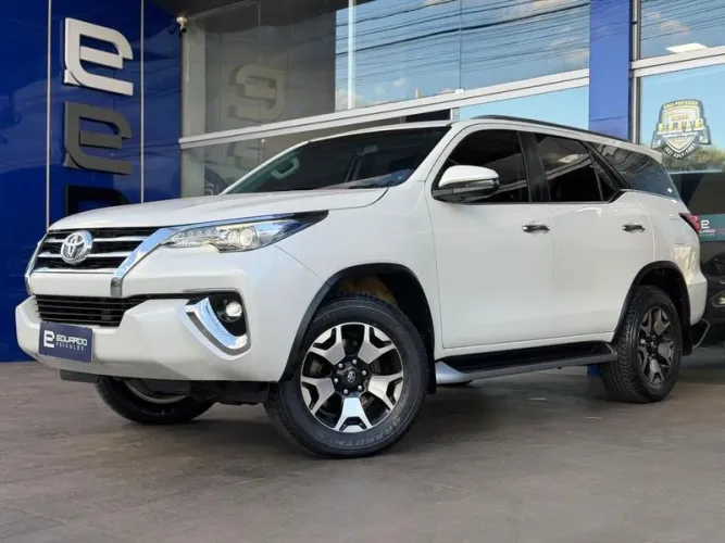 Toyota Hilux SW4 SRX 4X4 2.8 TDI 16V Dies. Aut. 2019