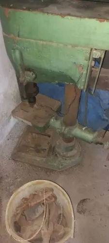 Furadeira de bancada c/ torno