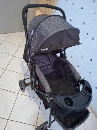 Vendo carrinho de bebe unissex 