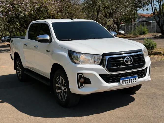 Toyota Hilux CD SRV 4X4 2.8 TDI Diesel Aut. 2020