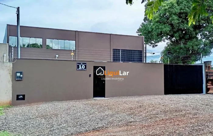 Galpão Comercial Próximo à Av. Guaicurus 375m² com Mezanino, Estacionamento e Acesso à BR