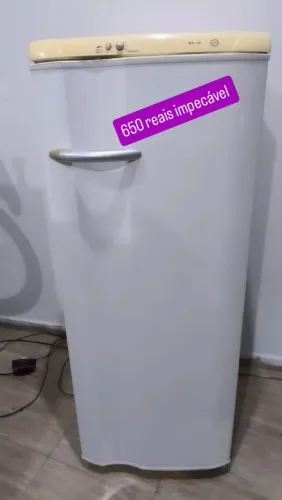 Geladeira Eletrolux 240 litros impecável funcionando perfeitamente só 650 reais