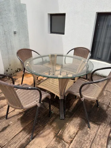 Mesa com 4 cadeiras