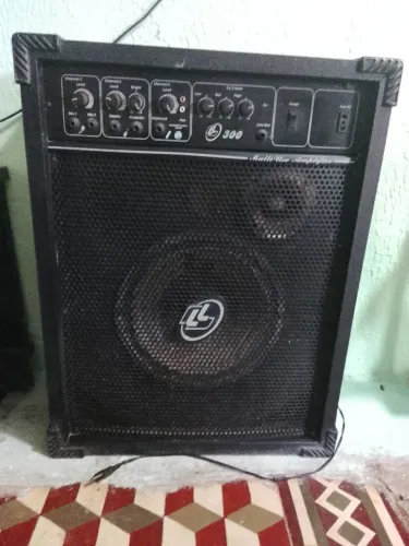 Vendo uma caixa de som toda boa