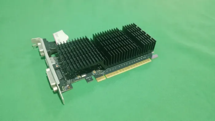 Placa de vídeo GT 710