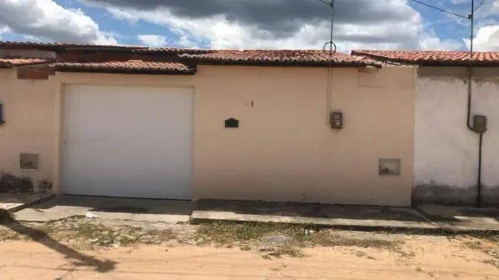 Casa 105m² | Jaguaribara-CE | Zacarias Junior - Perto de Comércio Local e Serviços Público