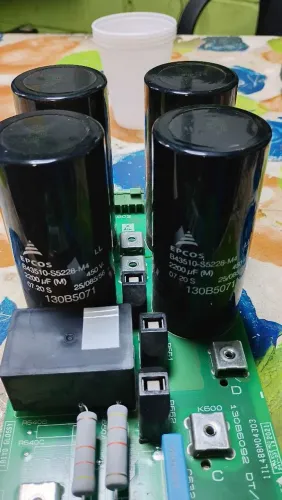 capacitores Danfoss, especificamente Ela é projetada para conversores de frequência