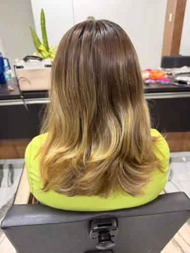 Precisa-se de recepcionista 