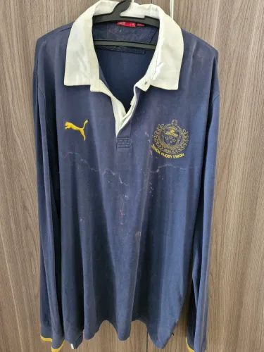 R$ 30 | Camisa | Puma | Manga Longa | Manchada | Tamanho Xl | GG | Usada, manchada