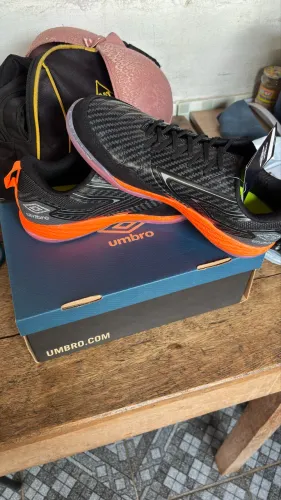 CHUTEIRA UMBRO PRO 5