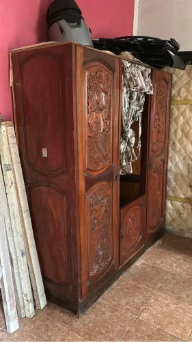 Guarda roupa de madeira pra reforma