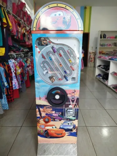Máquina pega bolinhas volante