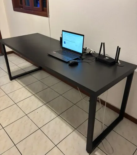 Mesa TokStok escritório estilo Industrial 1,90cm Preta