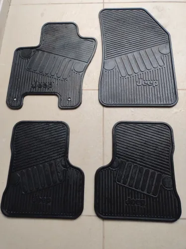 Tapete de borracha para Jeep Renegade