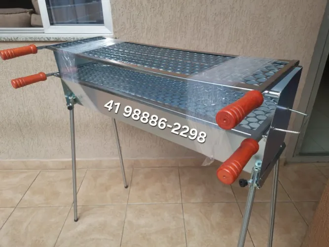 Churrasqueira para espetinhos com duas grelhas nova 