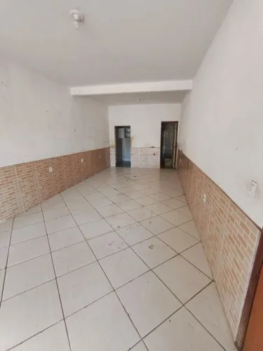 Loja 45m² | Direto com Proprietário | Próximo à Escola e Quadra e posto de gasolina 