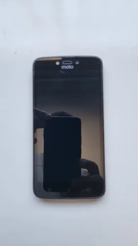  Motorola Moto C Processador: Quad-core de 1,1 GHz 16 GB (expansível via microSD)