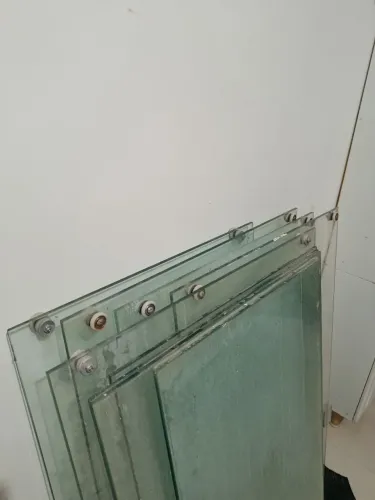 Vende-se janela de blindex 