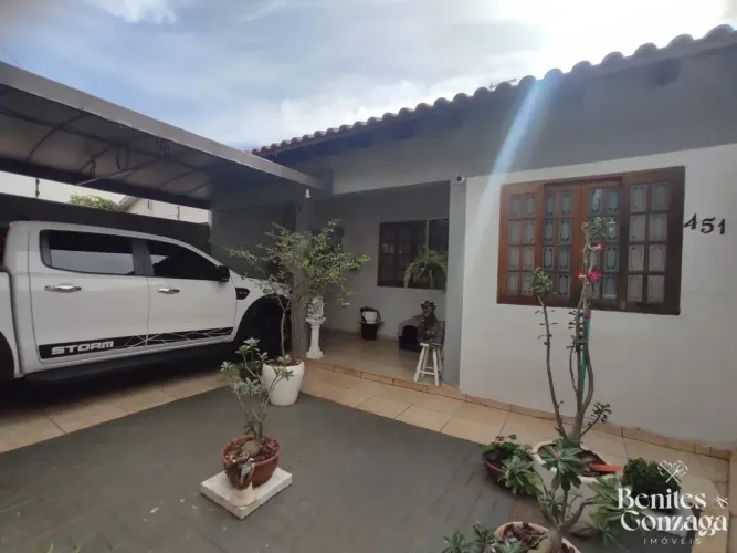Venda - Casa com piscina e 4 quartos no Conjunto Habitacional Sol Nascente, Maringá, PR. E
