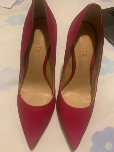 Sapato Scarpin rosa fechado da Schutz, lindo!