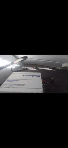 Vendo som pra carro