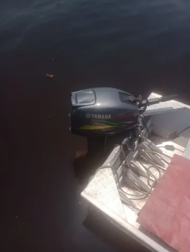 Motor Yamaha 15 com bote de alumínio