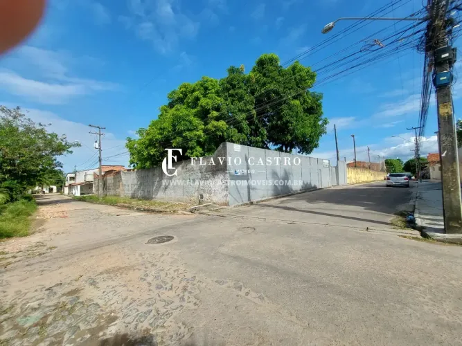 TERRENO NO BAIRRO DIAS MACEDO EM FORTALEZA/CE