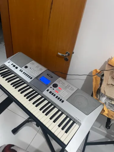 Teclado Yamaha PSRE 413 + Fonte