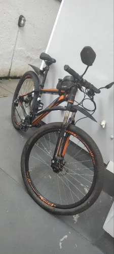 Bicicleta Caloi Aro 29, câmbio de 21 marchas