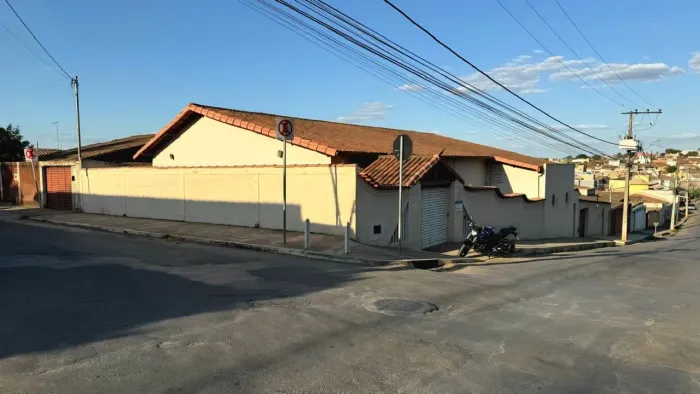 Imóvel Comercial para Venda em Sete Lagoas, Aeroporto Industrial, 1 dormitório, 2 banheiro