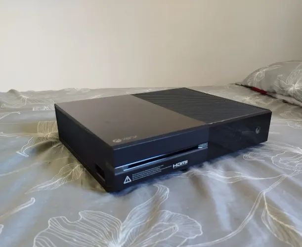 Xbox one fat com defeito, envio Olx play (LEIA A DESCRIÇÃO)