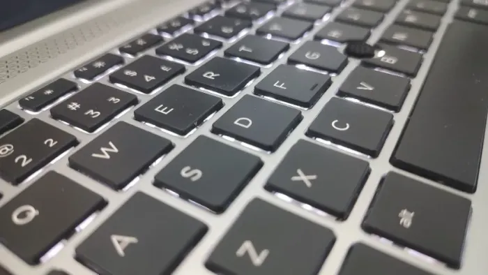 Ultrabook HP EliteBook 840 G6 - i5 | SSD NVMe | Bateria Excelente e Rápido